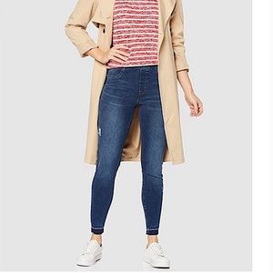 SPANX Distressed Pull-on Ankle Jean